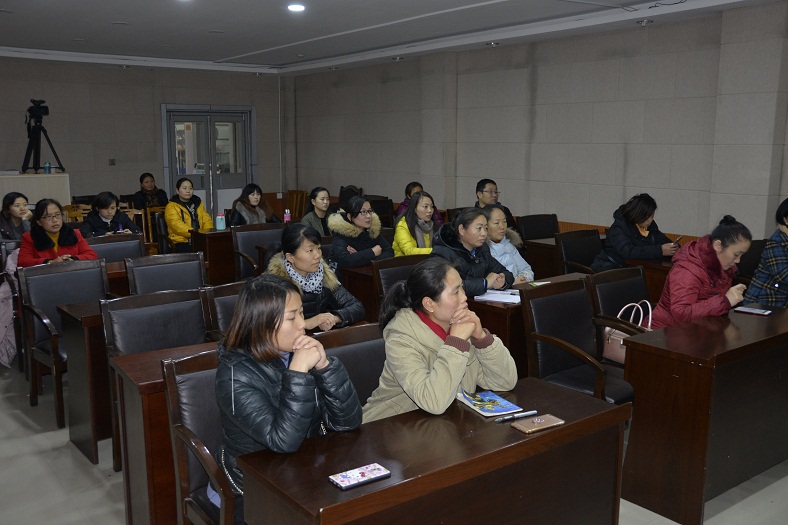 缩小.2017-11-28下午第五期国学亲子诵读班家长学习会 (7).jpg