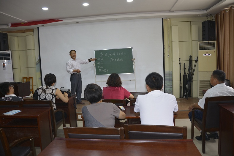 缩小.2018-7-4下午高血压病知多少公益讲座 (4).jpg