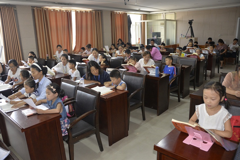 缩小.2018-8-26下午第六期国学经典亲子诵读中级班_《论语》第2讲 (13).jpg