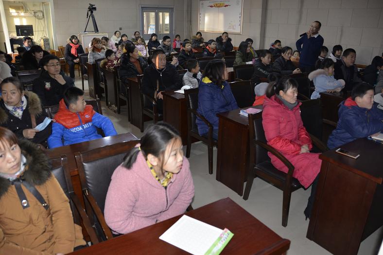 缩小.2019-1-6上午五知书舍2018年终家长会暨表彰大会 (8).JPG