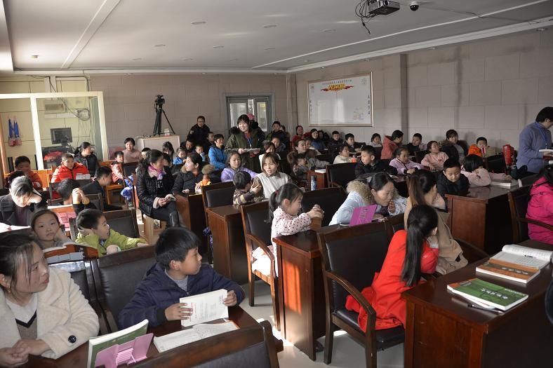 缩小.2019-2-23下午第六期国学经典亲子诵读初级班_《大学》第24讲 (4).JPG