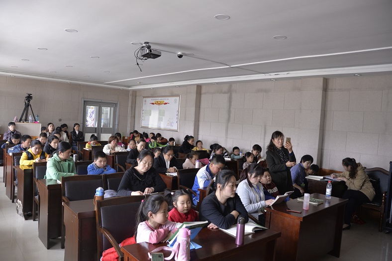 缩小.2019-4-13下午第六期国学经典亲子诵读初级班_《大学》第29讲 (3).jpg