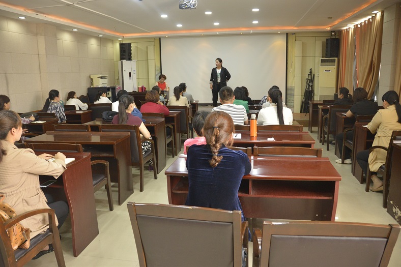 缩小.2019-5-19上午家庭教育公益讲座第五十四期：“如何解决家庭纠纷，重塑亲密关系” (22).jpg